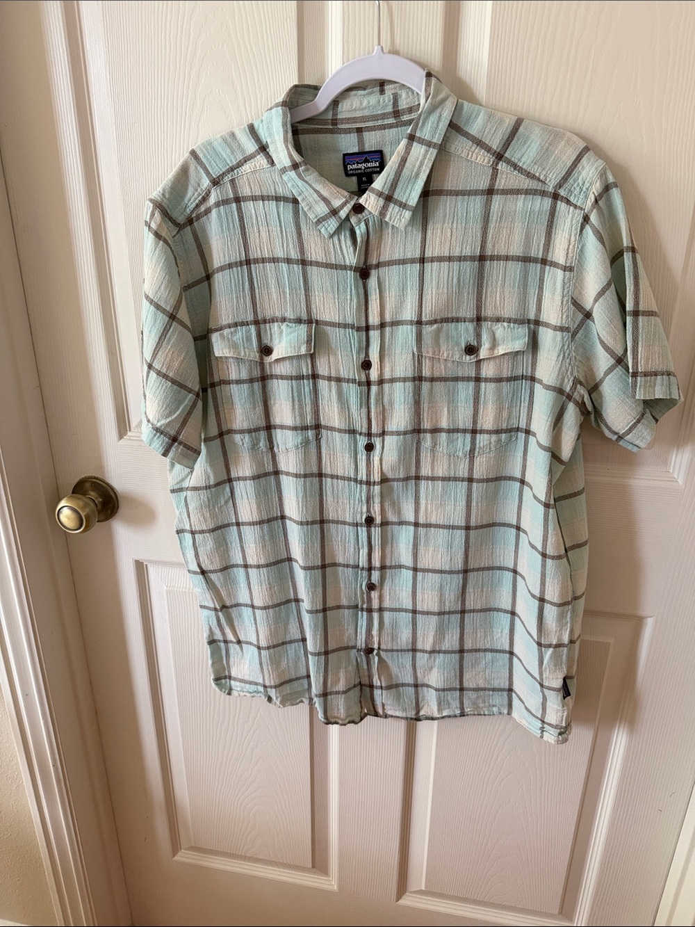 Patagonia Short-Sleeve Mint and Brown Plaid Shirt Sz XL.  Box52